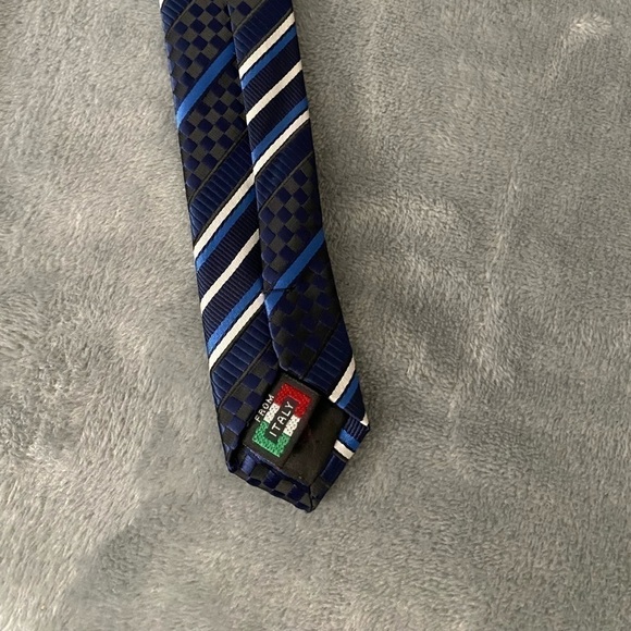 Men’s Tie 100% Micro-Fiber Brand Q - Picture 5 of 7